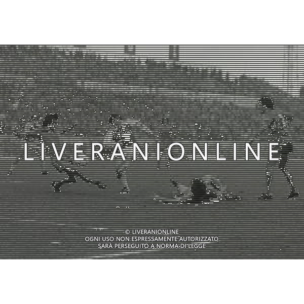 16-11-1980 VICENZA-CAMPIONATO DI CALCIO SERIE B VICENZA-VERONA 0-0 NELLA FOTO AZIONE DI GIOCO AG ALDO LIVERANI SAS