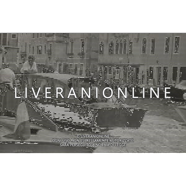 RETROSPETTIVA FEDERICO FELLINI REGISTA NELLA FOTO FEDERICO FELLINI A VENEZIA NELL\'ANNO 1983 AG ALDO LIVERANI SAS 