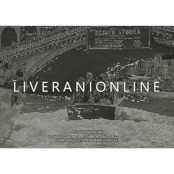 RETROSPETTIVA FEDERICO FELLINI REGISTA NELLA FOTO FEDERICO FELLINI A VENEZIA NELL\'ANNO 1983 AG ALDO LIVERANI SAS 