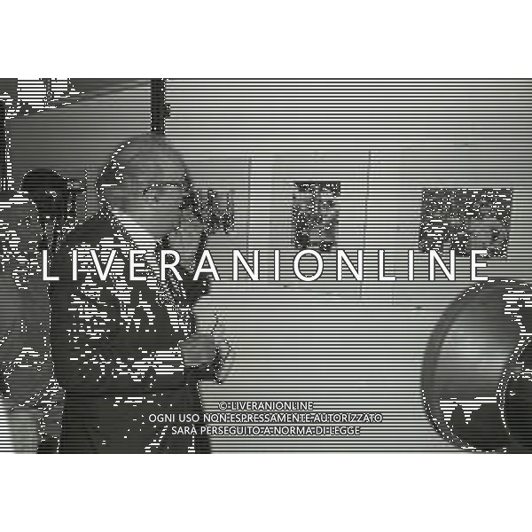 RETROSPETTIVA FEDERICO FELLINI REGISTA NELLA FOTO FEDERICO FELLINI A RIMINI NELL\'ANNO 1983 AL GRAND HOTEL AG ALDO LIVERANI SAS 