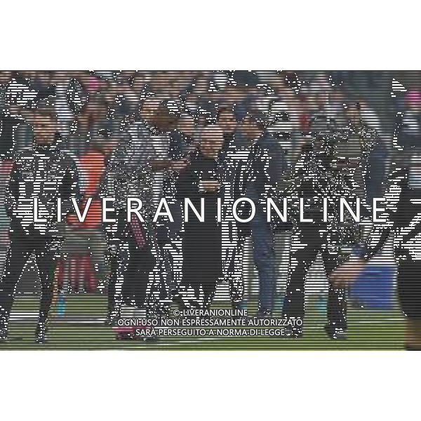 Torino 29.01.2023 Allianz Stadium ©Manuela Viganti/Agenzia Aldo Liverani Juventus vs Monza Campionato Calcio Serie A TIM 2022/2023 20a giornata Nella foto: paul pogba prega prima di entrare in campo durante il riscaldamento - adriano galliani ©VIGANTI / AGENZIA ALDO LIVERANI SAS