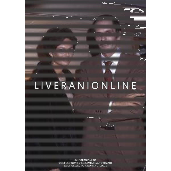 RETROSPETTIVA CLAUDIA CARDINALE ATTRICE NELLA FOTO CON GIULIANO GEMMA DURANTE UNA PAUSA DELLE RIPRESE DEL FILM \'CORLEONE\' NELL\'ANNO 1978 AG ALDO LIVERANI SAS