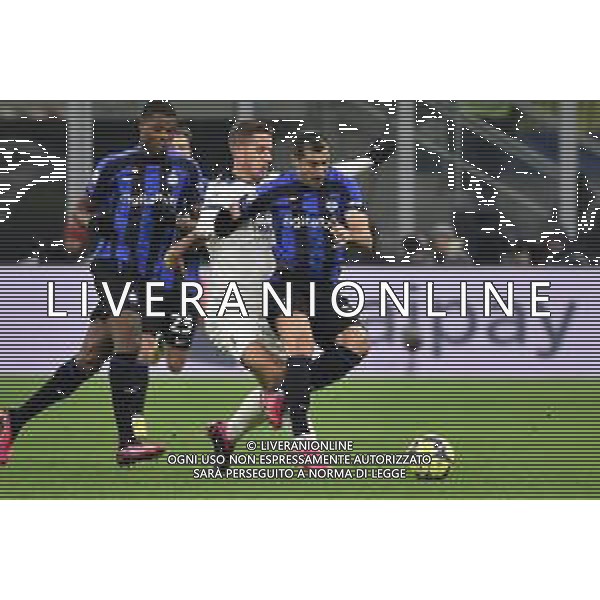 Mario Pasalic (Atalanta) e Henrikh Mkhitaryan (Inter) Inter vs Atalanta Milano 31-01-2023 Stadio Giuseppe Meazza San Siro Coppa Italia Frecciarossa - quarti di finale foto Roberto Garavaglia/ag. Aldo Liverani sas / AGENZIA ALDO LIVERANI SAS