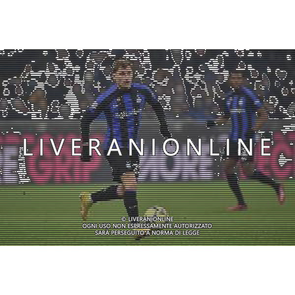 Nicolo\' Barella (Inter) e dietro sulla DX Denzel Dumfries (Inter) Inter vs Atalanta Milano 31-01-2023 Stadio Giuseppe Meazza San Siro Coppa Italia Frecciarossa - quarti di finale foto Roberto Garavaglia/ag. Aldo Liverani sas / AGENZIA ALDO LIVERANI SAS
