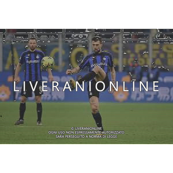 Francesco Acerbi (Inter) e sulla SX Stefan de Vrij (Inter) Inter vs Atalanta Milano 31-01-2023 Stadio Giuseppe Meazza San Siro Coppa Italia Frecciarossa - quarti di finale foto Roberto Garavaglia/ag. Aldo Liverani sas / AGENZIA ALDO LIVERANI SAS