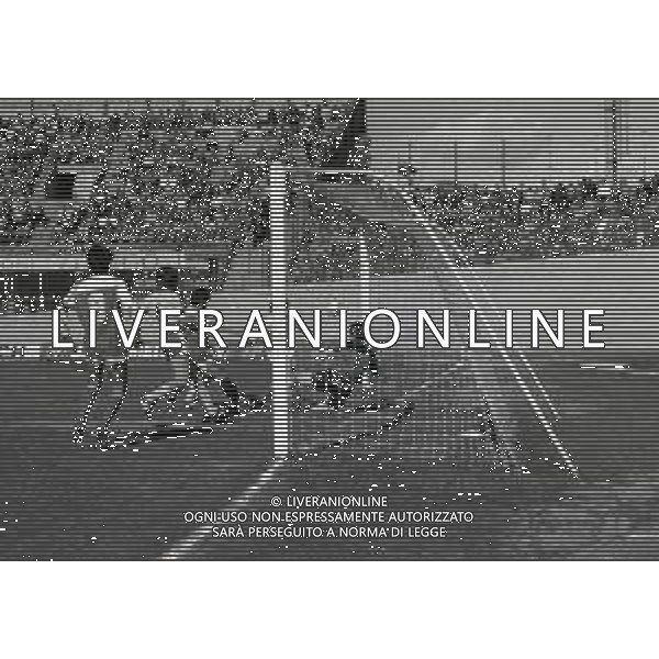 28-04-1995 VARESE CAMPIONATO DI CALCIO SERIE B VARESE-BARI 2-3 NELLA FOTO AZIONE DI GIOCO AG ALDO LIVERANI SAS