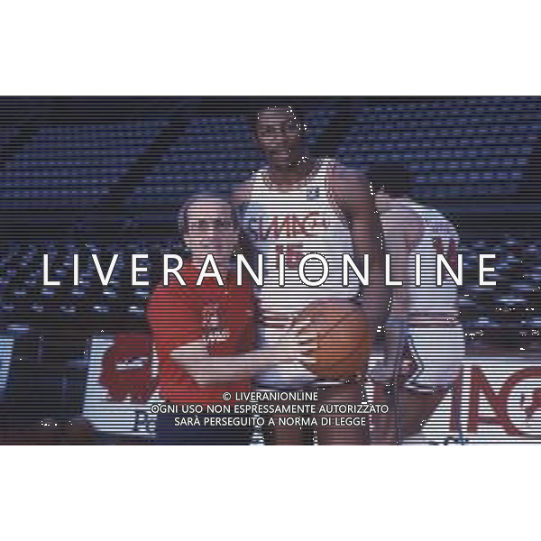 RETROSPETTIVA DAN PETERSON ALLENATORE BASKET NELLA FOTO DAN PETERSON ALLENATORE BILLY MILANO NELL\'ANNO 1983 CON EARL CURRETON AG ALDO LIVERANI SAS  