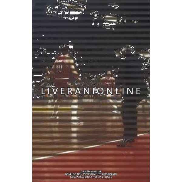 RETROSPETTIVA DAN PETERSON ALLENATORE BASKET NELLA FOTO DAN PETERSON ALLENATORE NELL\'ANNO 1984  AG ALDO LIVERANI SAS  