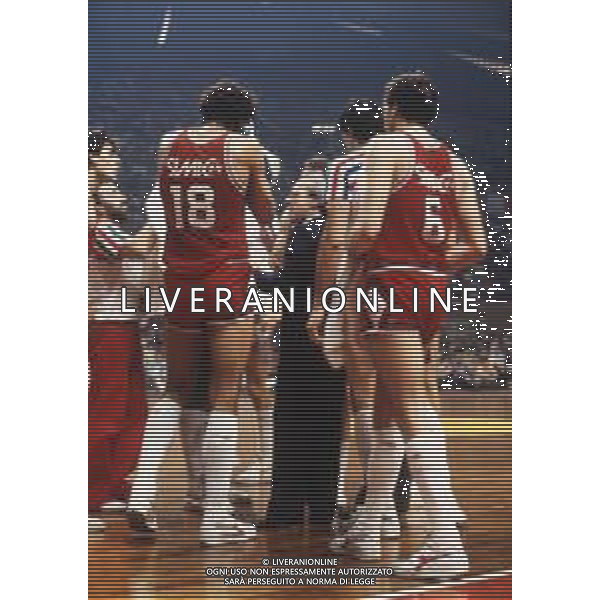 RETROSPETTIVA DAN PETERSON ALLENATORE BASKET NELLA FOTO DAN PETERSON ALLENATORE NELL\'ANNO 1984  AG ALDO LIVERANI SAS  