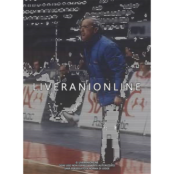 RETROSPETTIVA DAN PETERSON ALLENATORE BASKET NELLA FOTO DAN PETERSON ALLENATORE SIMAC MILANO NELL\'ANNO 1985  AG ALDO LIVERANI SAS 
