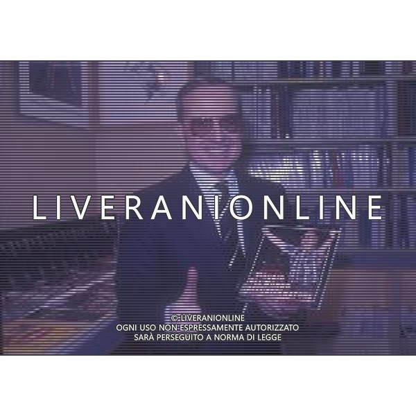 RETROSPETTIVA DAN PETERSON ALLENATORE BASKET NELLA FOTO DAN PETERSON ALLENATORE NELL\'ANNO 1987 A MILANO PRESENTAZIONE DEL SUO LIBRO AG ALDO LIVERANI SAS  