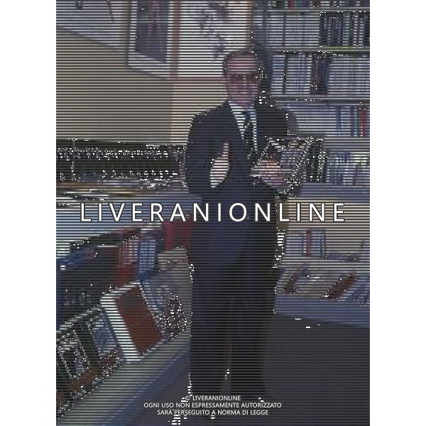 RETROSPETTIVA DAN PETERSON ALLENATORE BASKET NELLA FOTO DAN PETERSON ALLENATORE NELL\'ANNO 1987 A MILANO PRESENTAZIONE DEL SUO LIBRO AG ALDO LIVERANI SAS  