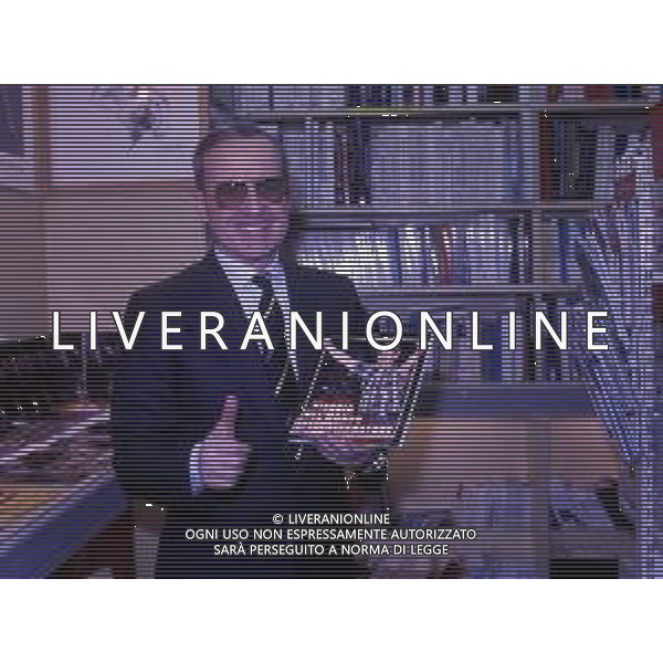RETROSPETTIVA DAN PETERSON ALLENATORE BASKET NELLA FOTO DAN PETERSON ALLENATORE NELL\'ANNO 1987 A MILANO PRESENTAZIONE DEL SUO LIBRO AG ALDO LIVERANI SAS  