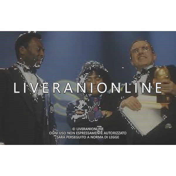 RETROSPETTIVA DAN PETERSON ALLENATORE BASKET NELLA FOTO DAN PETERSON ALLENATORE NELL\'ANNO 1987 A MILANO ALLA PREMIAZIONE DELL\'AOSCAR DELLO SPORT CON PELE\' E DIEGO ARMANDO MARADONA AG ALDO LIVERANI SAS  