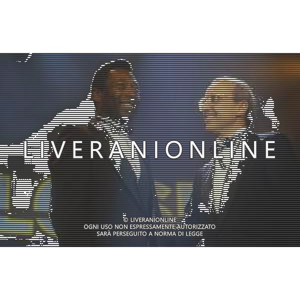 RETROSPETTIVA DAN PETERSON ALLENATORE BASKET NELLA FOTO DAN PETERSON ALLENATORE NELL\'ANNO 1987 A MILANO ALLA PREMIAZIONE DELL\'AOSCAR DELLO SPORT CON PELE\' AG ALDO LIVERANI SAS  