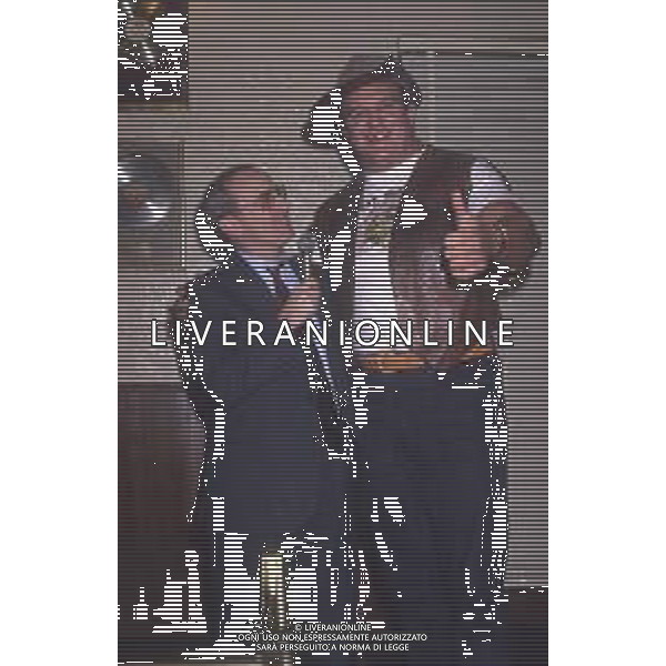 RETROSPETTIVA DAN PETERSON ALLENATORE BASKET NELLA FOTO DAN PETERSON CON OUT BACK JACK NELL\'ANNO 1987A MILANO PRESENZIA A UNA PRESENTAZIONE DI WRESTLING AG ALDO LIVERANI SAS