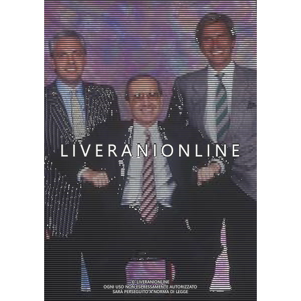 RETROSPETTIVA DAN PETERSON ALLENATORE BASKET NELLA FOTO DAN PETERSON CON ROBERTO BETTEGA E GIACOMO CROSA A MILANO NELL\'ANNO 1988 AG ALDO LIVERANI SAS 