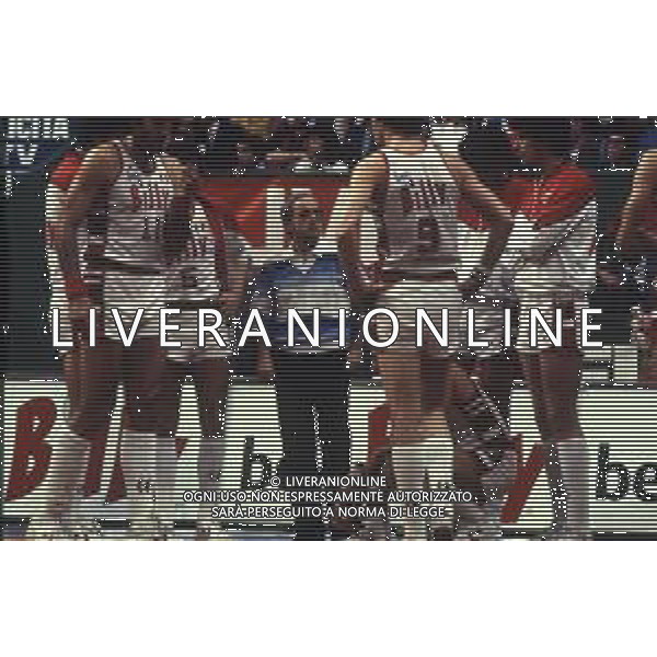 RETROSPETTIVA DAN PETERSON ALLENATORE BASKET NELLA FOTO DAN PETERSON ALLENATORE BASKET  AG ALDO LIVERANI SAS 