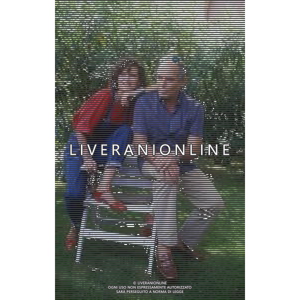 ARCHIVIO GIOVANNI LIVERANI RETROSPETTIVA CLAUDIA CARDINALE ATTRICE NELLA FOTO A VENEZIA NEL 1984 CON IL MARITO PASQUALE SQUITIERI AG ALDO LIVERANI SAS