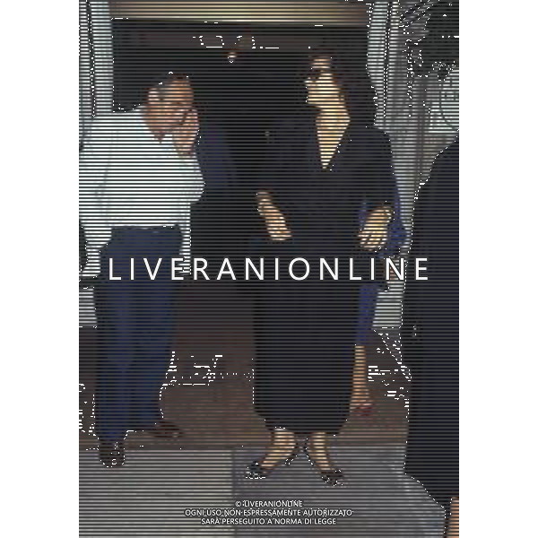 ARCHIVIO GIOVANNI LIVERANI RETROSPETTIVA CLAUDIA CARDINALE ATTRICE NELLA FOTO A VENEZIA NEL 1984 CON IL MARITO PASQUALE SQUITIERI AG ALDO LIVERANI SAS