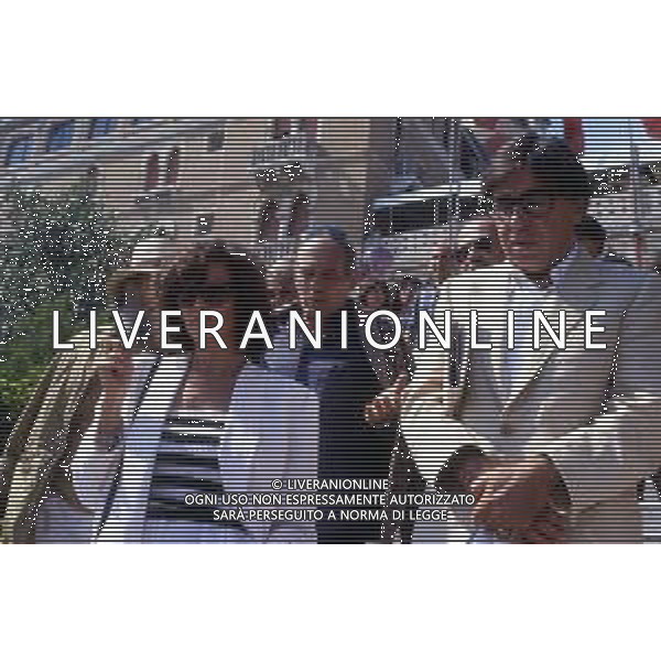 ARCHIVIO GIOVANNI LIVERANI RETROSPETTIVA CLAUDIA CARDINALE ATTRICE NELLA FOTO A VENEZIA NEL 1984 CON IL MARITO PASQUALE SQUITIERI AG ALDO LIVERANI SAS