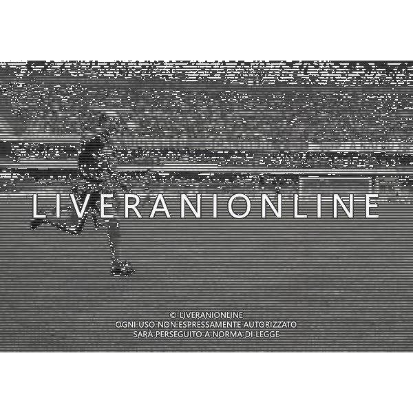 06-10-1991 VERONA CAMPIONATO DI CALCIO SERIE A VERONA-CAGLIARI 2-0 NELLA FOTO PIETRO FANNA ESULTA AG ALDO LIVERANI SAS