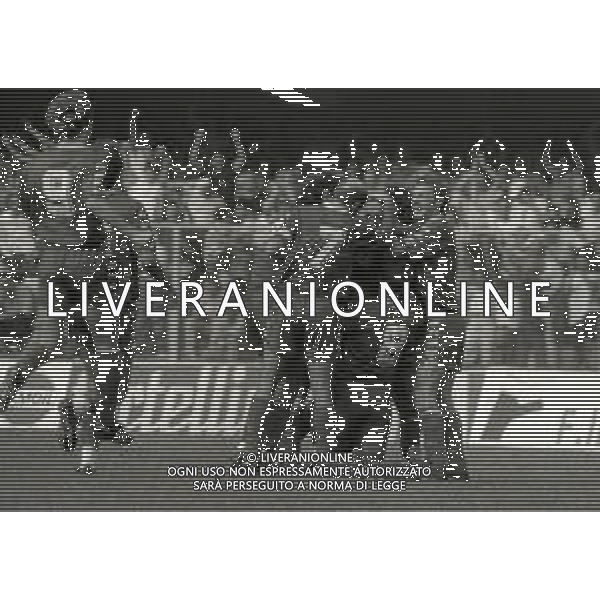 22-09-1991 VERONA CAMPIONATO DI CALCIO SERIE A VERONA-BARI 2-1 NELLA FOTO ABBRACCI GIOCATORI VERONA DOPO IL GOAL AG ALDO LIVERANI SAS