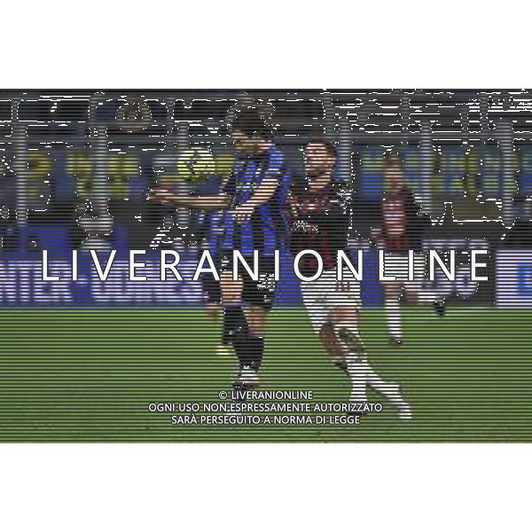Matteo Darmian (Inter) e Theo Hernandez (Milan) Inter vs Milan Milano 05-02-2023 Stadio Giuseppe Meazza - San Siro Campionato Serie A TIM - 21a giornata foto Roberto Garavaglia/ag. Aldo Liverani sas / AGENZIA ALDO LIVERANI SAS