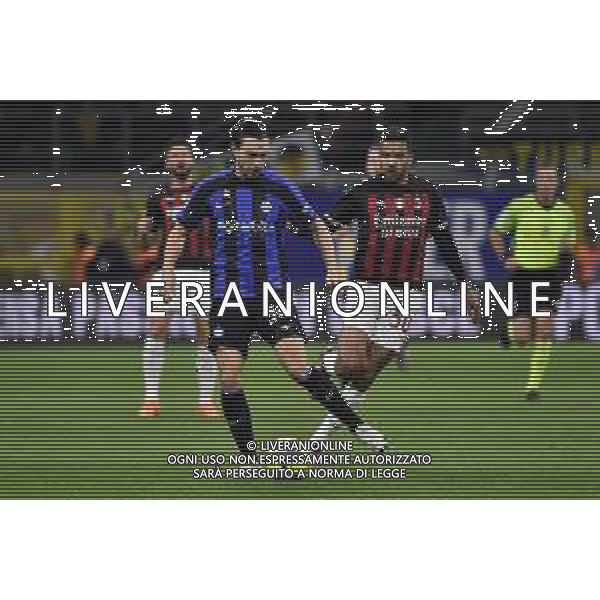 Matteo Darmian (Inter) e Junior Messias (Milan) Inter vs Milan Milano 05-02-2023 Stadio Giuseppe Meazza - San Siro Campionato Serie A TIM - 21a giornata foto Roberto Garavaglia/ag. Aldo Liverani sas / AGENZIA ALDO LIVERANI SAS