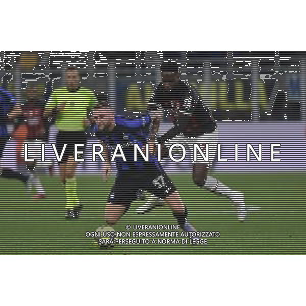 Milan Skriniar (Inter) e Divock Origi (Milan) Inter vs Milan Milano 05-02-2023 Stadio Giuseppe Meazza - San Siro Campionato Serie A TIM - 21a giornata foto Roberto Garavaglia/ag. Aldo Liverani sas / AGENZIA ALDO LIVERANI SAS