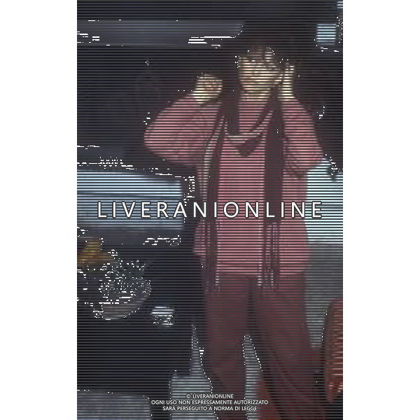 ARCHIVIO GIOVANNI LIVERANI RETROSPETTIVA CLAUDIA CARDINALE ATTRICE NELLA FOTO NELLA SUA ABITAZIONE NELL\'ANNO 1984 AG ALDO LIVERANI SAS
