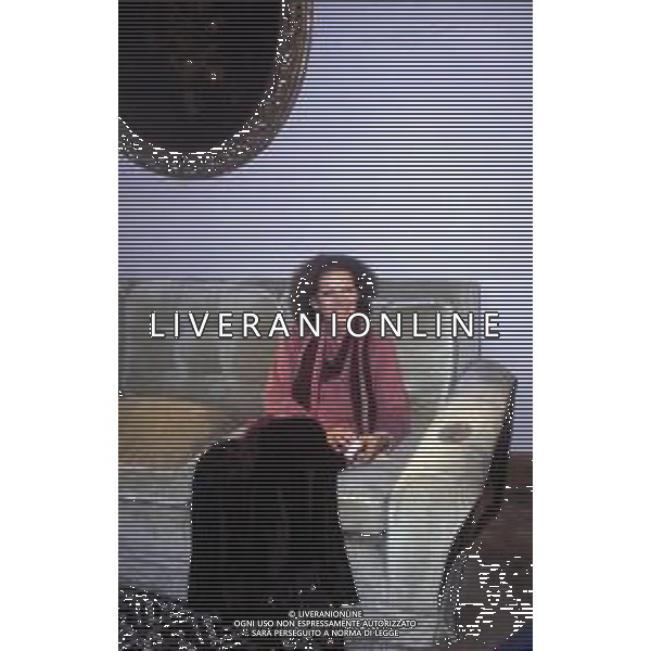 ARCHIVIO GIOVANNI LIVERANI RETROSPETTIVA CLAUDIA CARDINALE ATTRICE NELLA FOTO NELLA SUA ABITAZIONE NELL\'ANNO 1984 AG ALDO LIVERANI SAS