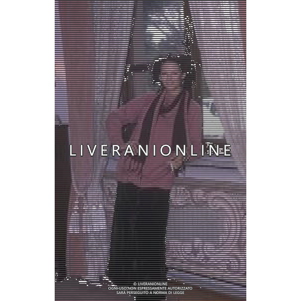ARCHIVIO GIOVANNI LIVERANI RETROSPETTIVA CLAUDIA CARDINALE ATTRICE NELLA FOTO NELLA SUA ABITAZIONE NELL\'ANNO 1984 AG ALDO LIVERANI SAS