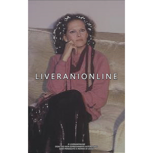 ARCHIVIO GIOVANNI LIVERANI RETROSPETTIVA CLAUDIA CARDINALE ATTRICE NELLA FOTO NELLA SUA ABITAZIONE NELL\'ANNO 1984 AG ALDO LIVERANI SAS