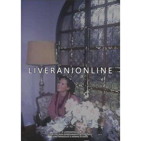 ARCHIVIO GIOVANNI LIVERANI RETROSPETTIVA CLAUDIA CARDINALE ATTRICE NELLA FOTO NELLA SUA ABITAZIONE NELL\'ANNO 1984 AG ALDO LIVERANI SAS