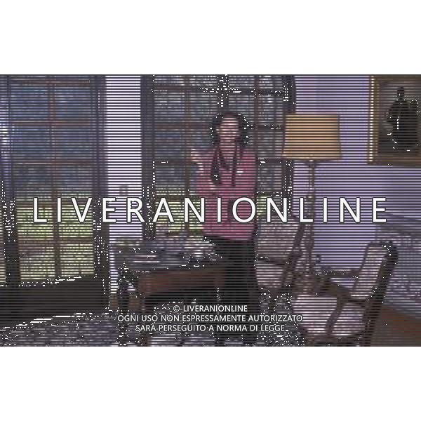 ARCHIVIO GIOVANNI LIVERANI RETROSPETTIVA CLAUDIA CARDINALE ATTRICE NELLA FOTO NELLA SUA ABITAZIONE NELL\'ANNO 1984 AG ALDO LIVERANI SAS