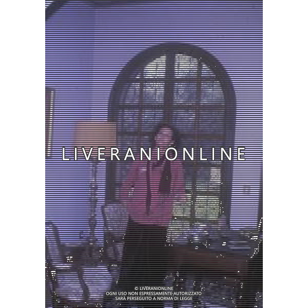 ARCHIVIO GIOVANNI LIVERANI RETROSPETTIVA CLAUDIA CARDINALE ATTRICE NELLA FOTO NELLA SUA ABITAZIONE NELL\'ANNO 1984 AG ALDO LIVERANI SAS