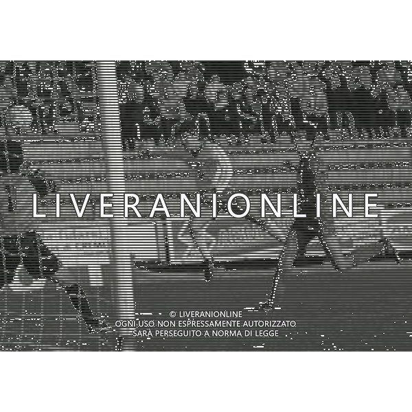24-01-1988 CREMONA CAMPIONATO DI CALCIO SERIE B CREMONESE-TRIESTINA 1-0 NELLA FOTO AZIONE DI GIOCO AG ALDO LIVERANI SAS