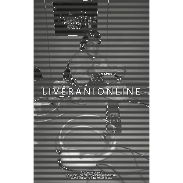 1993 MILANO REDAZIONE DELLA GAZZETTA DELLO SPORT OSPITE PER LE TELEFONATE COI LETTORI JEAN ALESI NELLA FOTO JEAN ALESI AG ALDO LIVERANI SAS