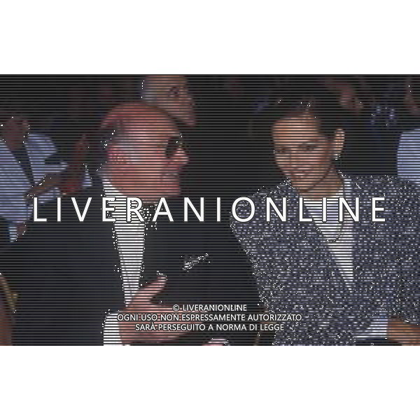 RETROSPETTIVA CLAUDIA CARDINALE ATTRICE NELLA FOTO CON IL REGISTA FRANCESCO ROSI AL PREMIO \'VIA CONDOTTI\' A ROMA GIUGNO 1986 AG ALDO LIVERANI SAS