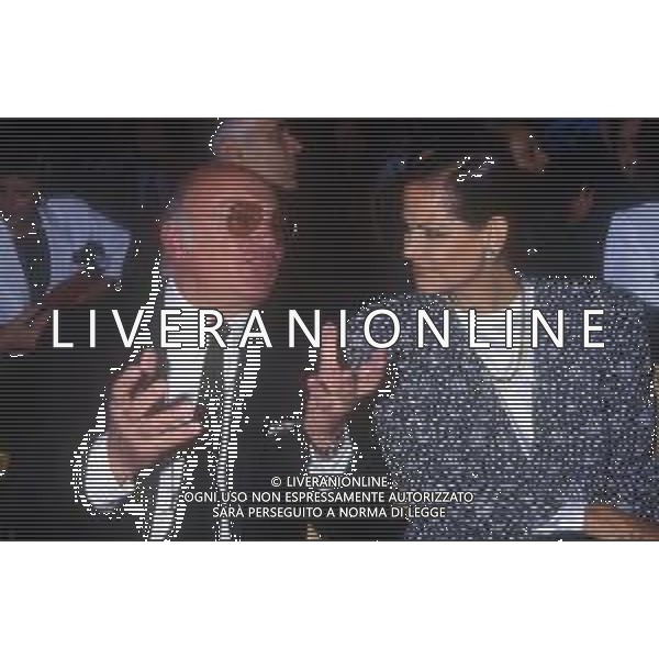 RETROSPETTIVA CLAUDIA CARDINALE ATTRICE NELLA FOTO CON IL REGISTA FRANCESCO ROSI AL PREMIO \'VIA CONDOTTI\' A ROMA GIUGNO 1986 AG ALDO LIVERANI SAS