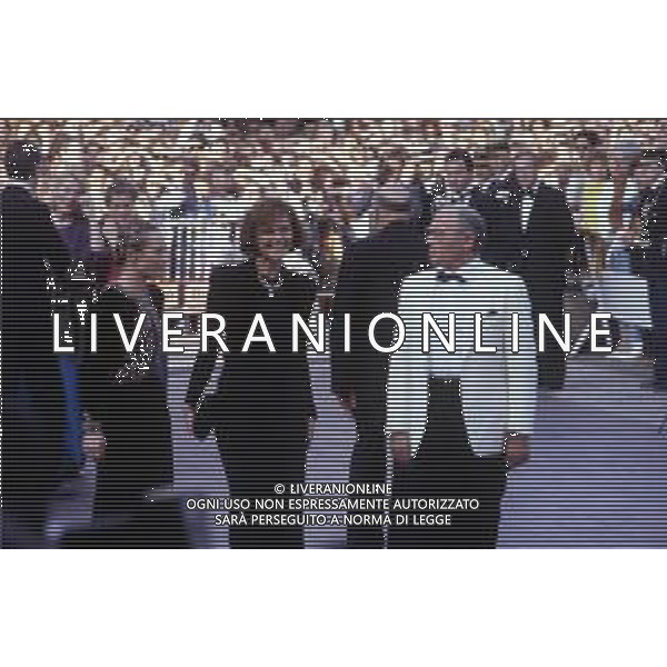 RETROSPETTIVA CLAUDIA CARDINALE ATTRICE NELLA FOTO CON IL MARITO PASQUALE SQUITIERI AL FESTIVAL DI CANNES NEL 1987 AG ALDO LIVERANI SAS