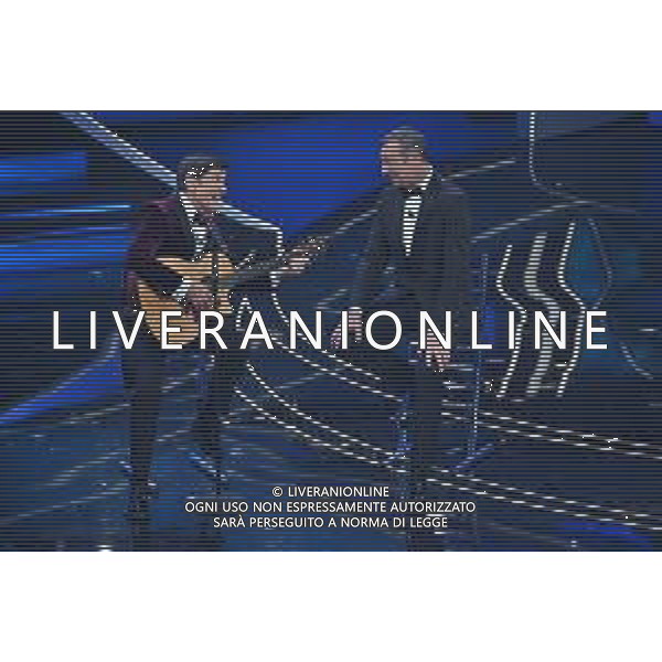 Gianni Morandi e Amadeus Sanremo 2023 73mo Festival della Canzone Italiana - Prima Serata Teatro Ariston - Sanremo (IM) 07-02-2023 foto Roberto Garavaglia/ag. Aldo Liverani sas / AGENZIA ALDO LIVERANI SAS