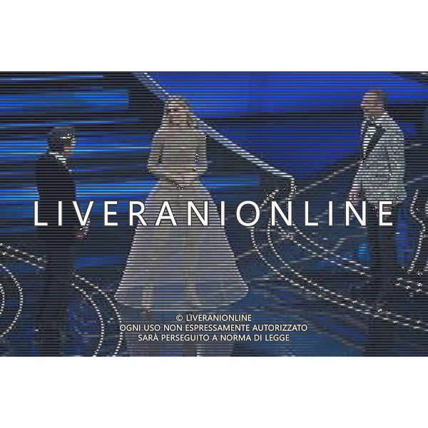 Chiara Ferragni con Gianni Morandi e Amadeus Sanremo 2023 73mo Festival della Canzone Italiana - Prima Serata Teatro Ariston - Sanremo (IM) 07-02-2023 foto Roberto Garavaglia/ag. Aldo Liverani sas / AGENZIA ALDO LIVERANI SAS
