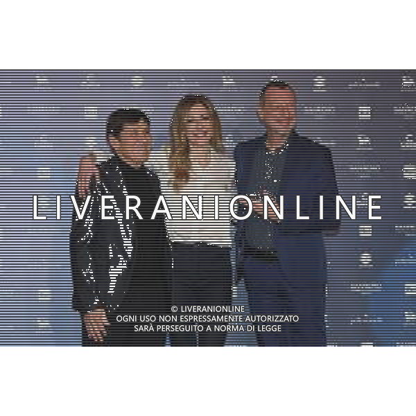 da SX Gianni Morandi, Francesca Fagnani e Amadeus Sanremo 2023 73mo Festival della Canzone Italiana Photocall del 8 febbraio Casino’ Municipale - Sanremo (IM) 08-02-2023 foto Roberto Garavaglia/ag. Aldo Liverani sas