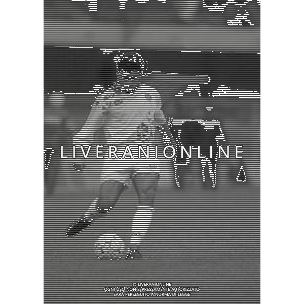 17-10-1993 VERONA CAMPIONATO DI CALCIO SERIE A B VERONA-COSENZA 2-2 NELLA FOTO PIETRO MAIELLARO AG ALDO LIVERANI SAS