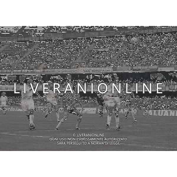 17-10-1993 VERONA CAMPIONATO DI CALCIO SERIE A B VERONA-COSENZA 2-2 NELLA FOTO AZIONE DI GIOCO AG ALDO LIVERANI SAS