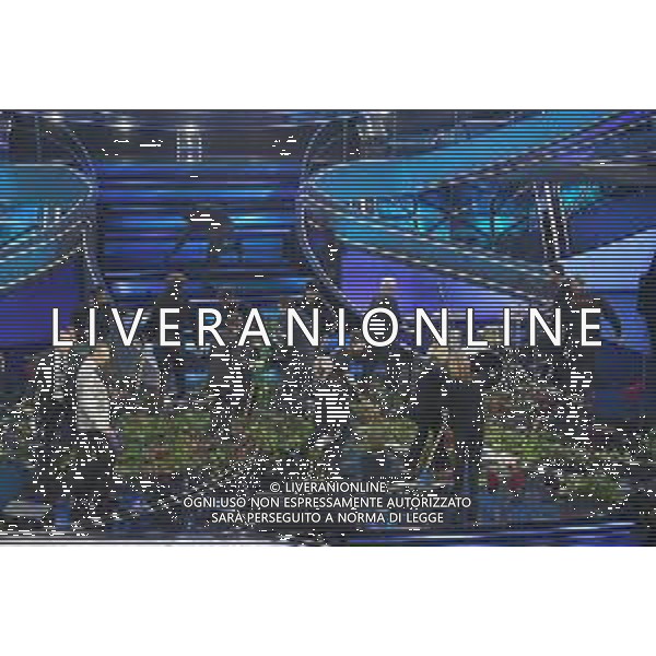 tecnici al lavoro per ripristinare il palco dopo l\'esibizione di Blanco Sanremo 2023 73mo Festival della Canzone Italiana - Prima Serata Teatro Ariston - Sanremo (IM) 07-02-2023 foto Roberto Garavaglia/ag. Aldo Liverani sas / AGENZIA ALDO LIVERANI SAS