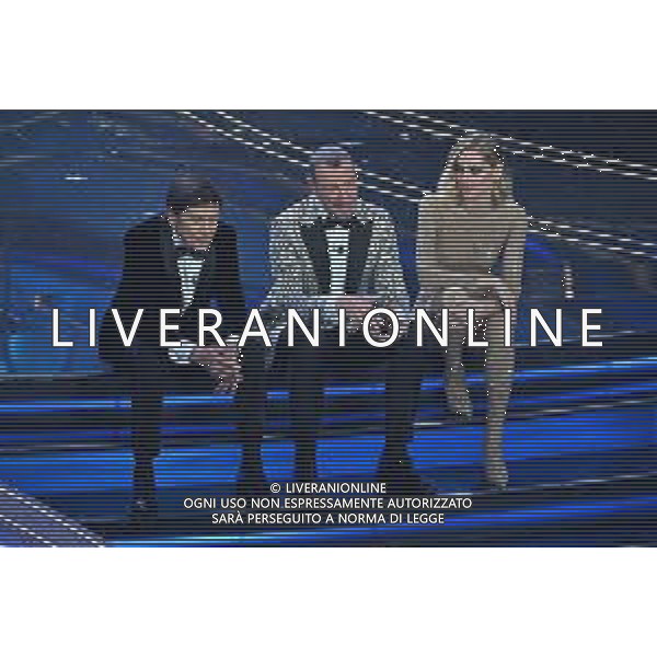 da SX Gianni Morandi, Amadeus e Chiara Ferragni Sanremo 2023 73mo Festival della Canzone Italiana - Prima Serata Teatro Ariston - Sanremo (IM) 07-02-2023 foto Roberto Garavaglia/ag. Aldo Liverani sas / AGENZIA ALDO LIVERANI SAS