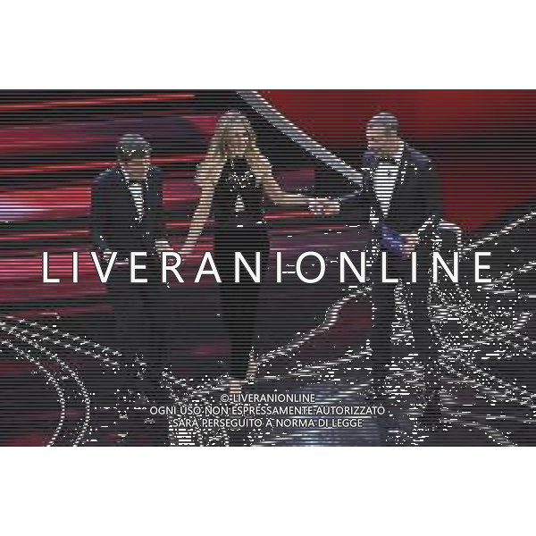 da SX Gianni Morandi, Francesca Fagnani e Amadeus Sanremo 2023 73mo Festival della Canzone Italiana - Seconda Serata Teatro Ariston - Sanremo (IM) 08-02-2023 foto Roberto Garavaglia/ag. Aldo Liverani sas / AGENZIA ALDO LIVERANI SAS